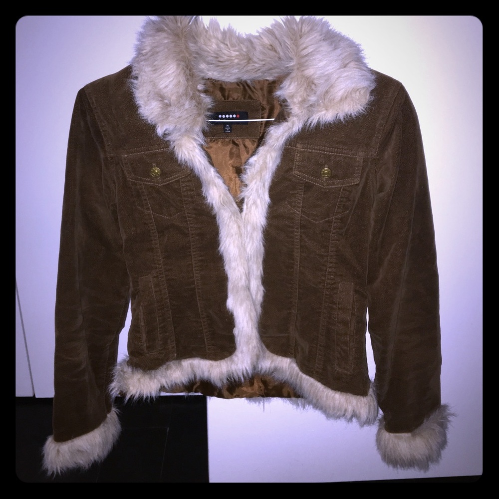 Medium size faux fur coat!